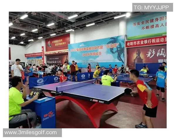 足球明星们的夏日狂欢游泳照片尽显魅力与风采